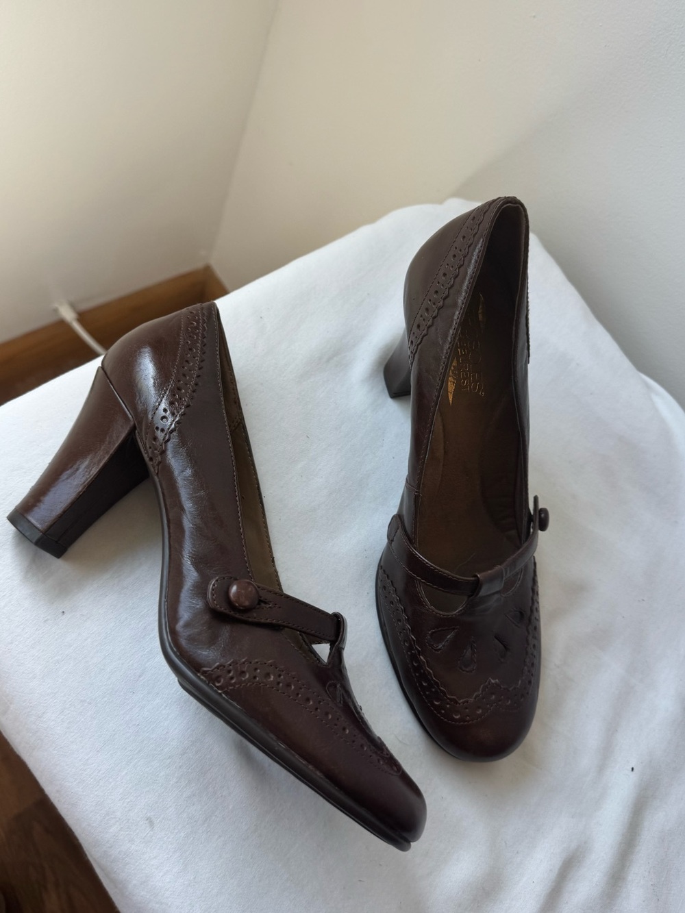 Aerosoles Brown Leather Mary Jane Heels Cutout Y2K Academia 8.5